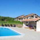 Casa De Vacaciones Roussines Poitou Charentes: La Cabriolet 