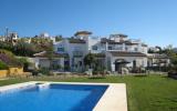 Apartamento De Vacaciones Alcaucín: Castillo De Zalia: Apartamento ...