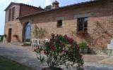Apartamento De Vacaciones Castelnuovo Berardenga: Forno (It-53019-03) 