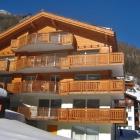 Apartamento Saas Fee Pets Allowed: Apartamento Cornelia 