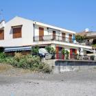 Apartamento Riposto Pets Allowed: Apartamento 
