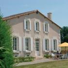 Casa De Vacaciones Barbezieux: Casa De Vacaciones Beaulieu 