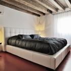 Apartamento Giudecca: Alquiler De Apartamento En Castello Apartamento ...