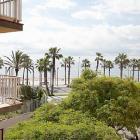 Apartamento El Bogatell: Alquiler De Apartamento In Barceloneta Moderno ...